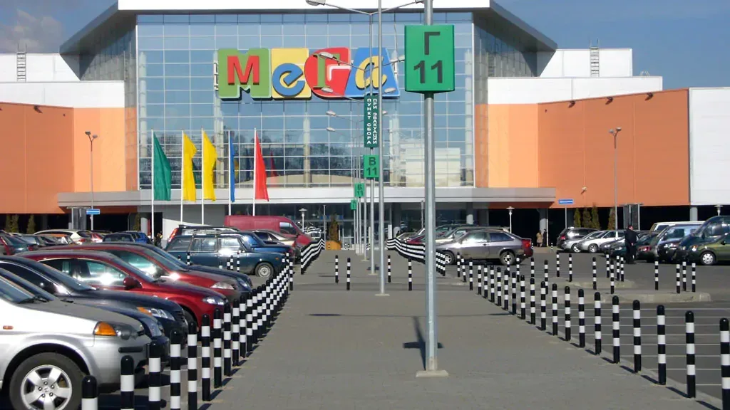 Рядом есть всё необходимое для комфортного проживания и отдыха